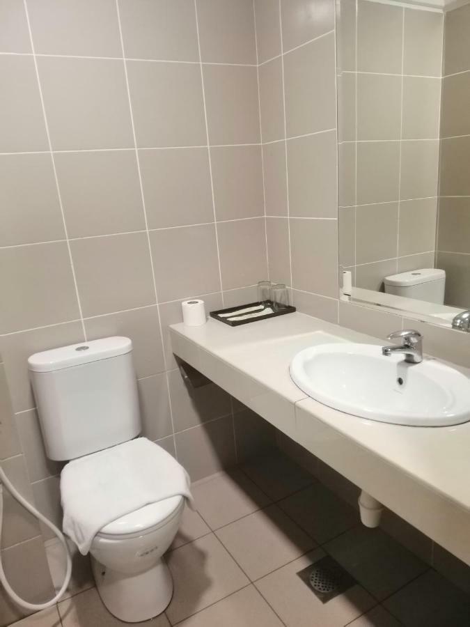 Hotel Orient Johor Bahru Dış mekan fotoğraf